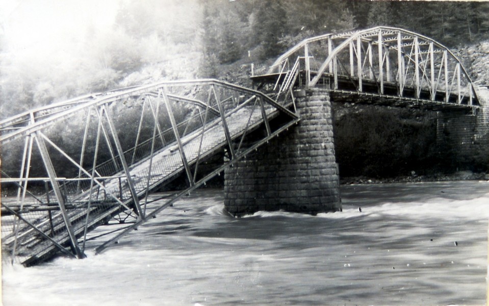 Gesprengte Brücke